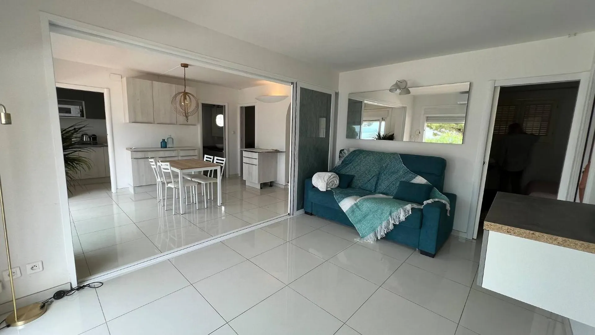 Precioso Apartamento Moderno En Primera Linea Del Mar Roses Appartement