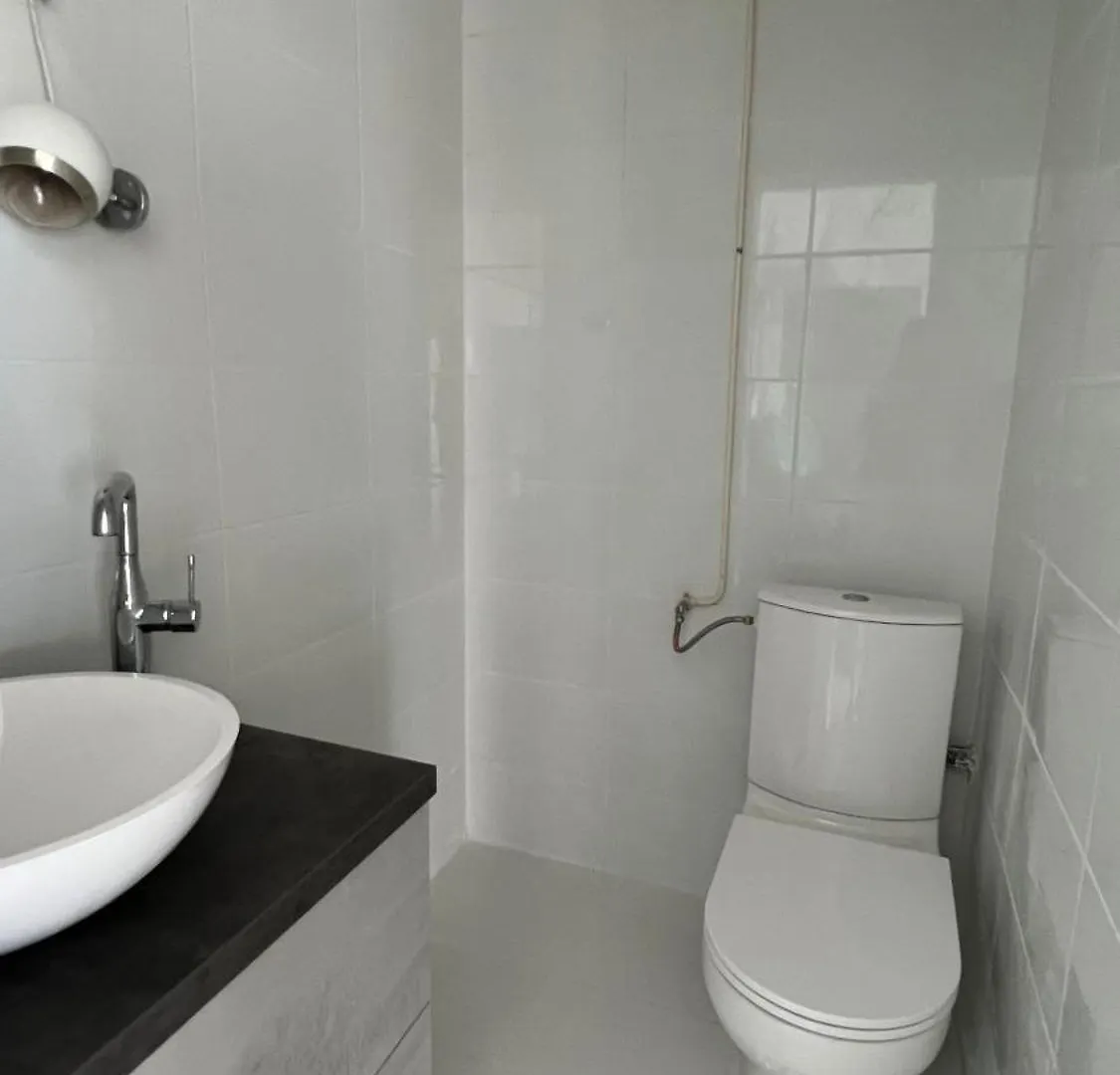 Precioso Apartamento Moderno En Primera Linea Del Mar Roses Apartment