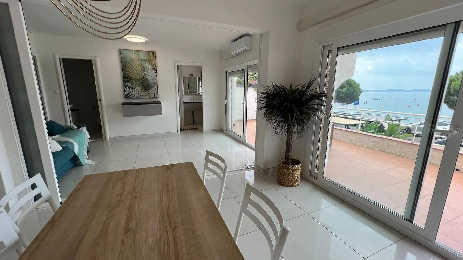 Apartment Precioso Apartamento Moderno En Primera Linea Del Mar Roses